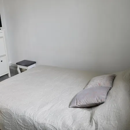 Maison De 3 Avec Vue Sur La Et Wifi A La Bataille Hébergement de vacances *